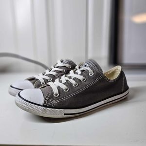 Converse dainty grey size 7